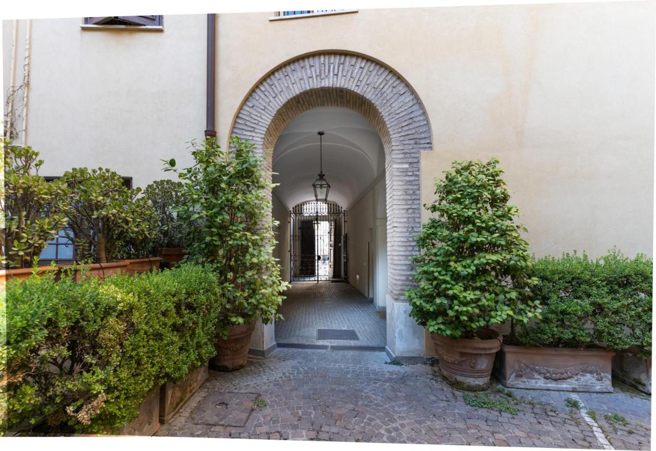 Quiet Trevi Fountain Apartment With Patio And Backyard روما المظهر الخارجي الصورة
